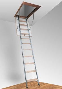 Металлическая чердачная лестница в доме в Саках 