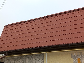 Металлочерепица на крыше дома